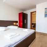Pansion Epetium 3* Stobreč