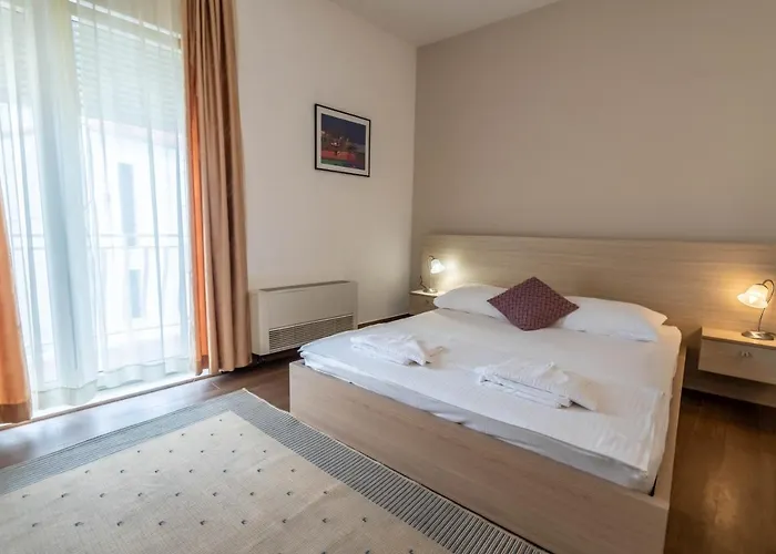 Gostinjska kuća Pansion Epetium 3*