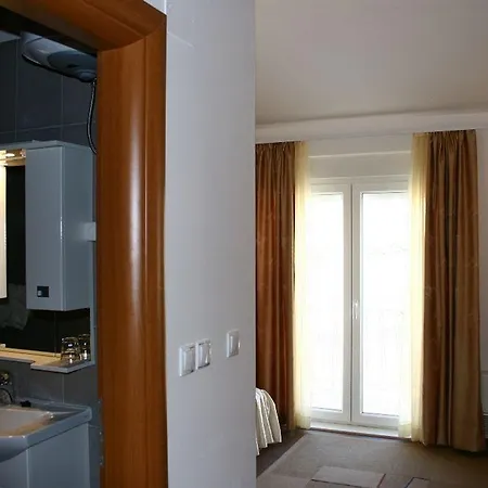 Pansion Epetium 3* Stobreč