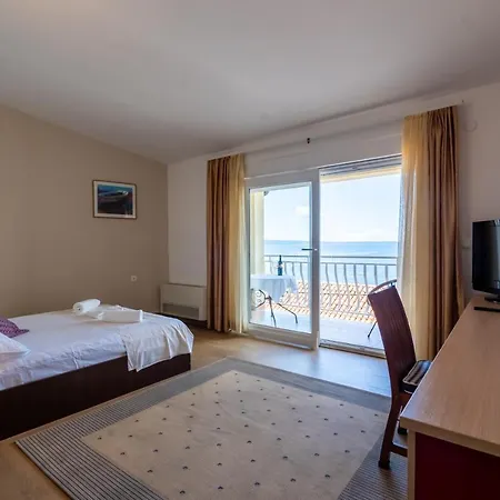 Guest house Pansion Epetium Stobrec